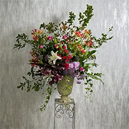 季節の花で豪華ツボ花