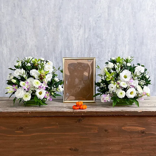 仮祭壇用季節の花アレンジ1対