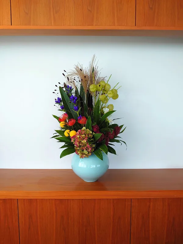 季節の花で豪華ツボ花